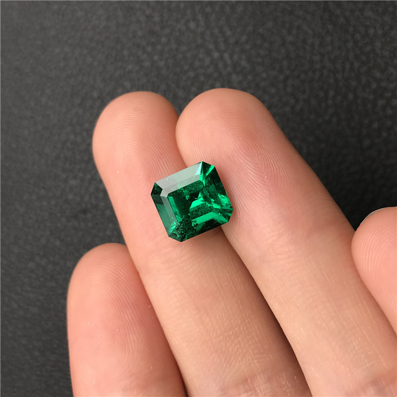 哥伦比亚祖母绿裸石 3.65ct Vivid Muzo Green Minor