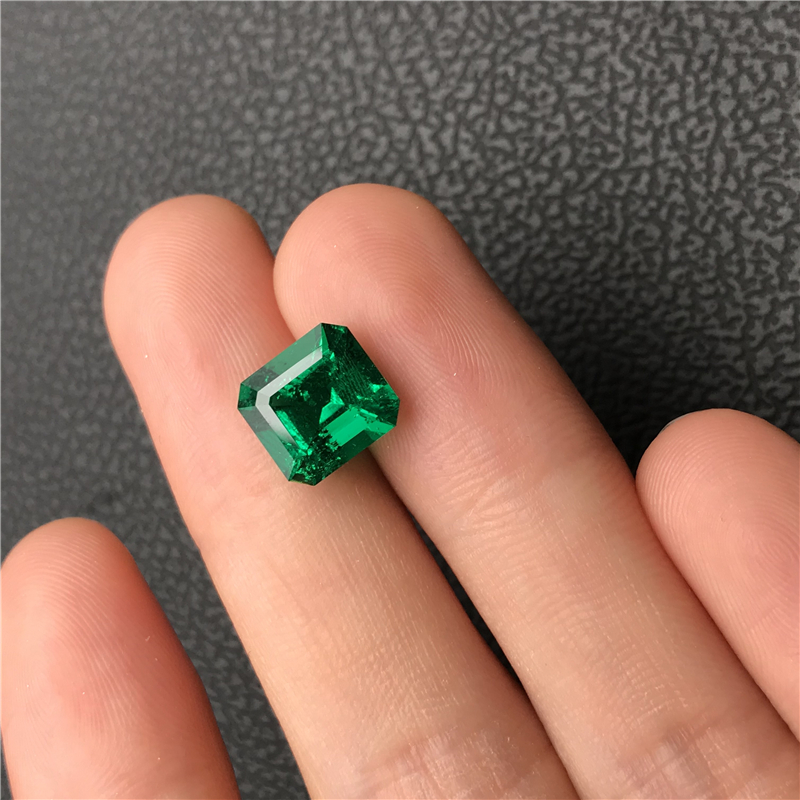 哥伦比亚祖母绿裸石 3.65ct Vivid Muzo Green Minor