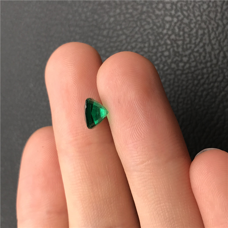 哥伦比亚祖母绿裸石 1.85ct Green Minor