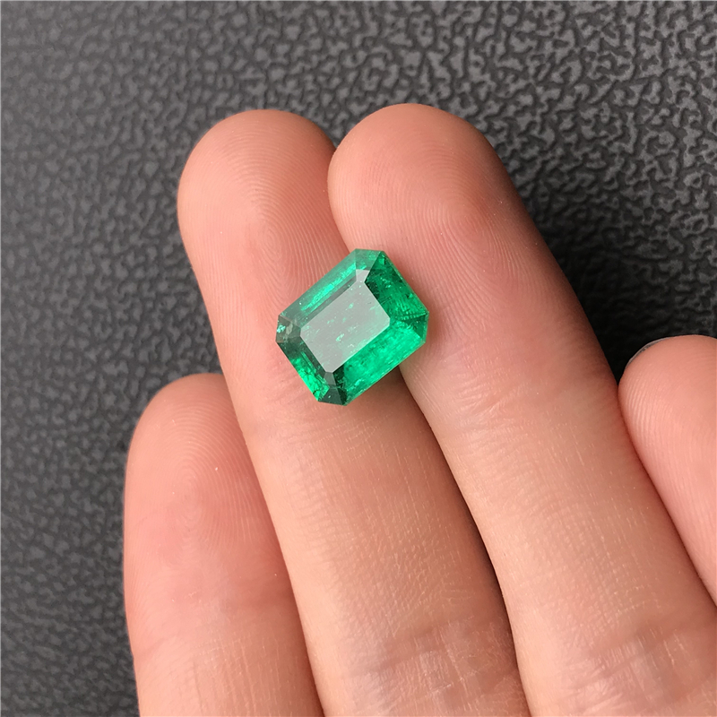 哥伦比亚祖母绿裸石 3.97ct Green Minor-to-Moderate