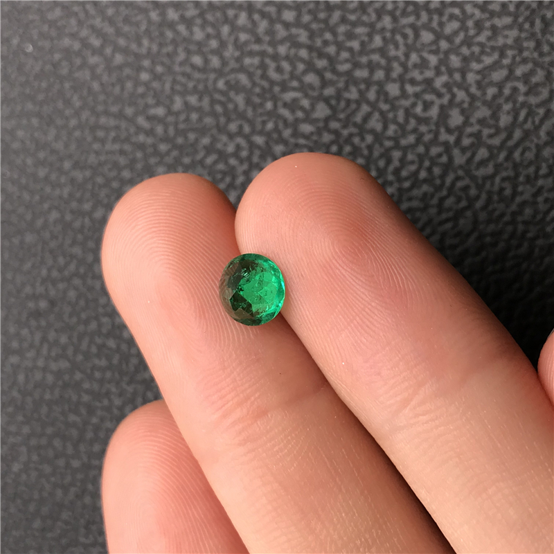 哥伦比亚祖母绿裸石 0.95ct Green Minor-to-Moderate