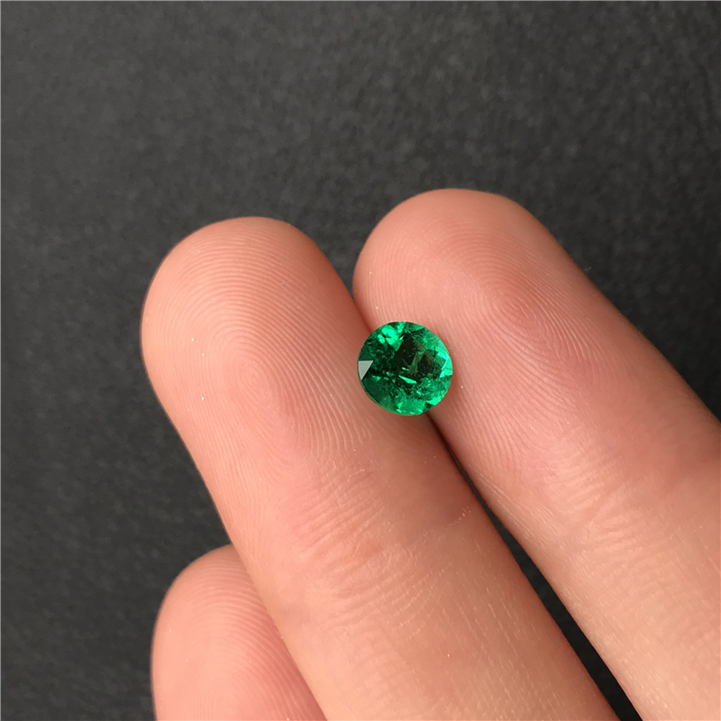 哥伦比亚祖母绿裸石 0.95ct Vivid Green Minor