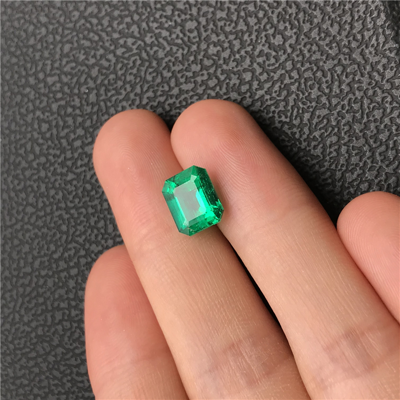 哥伦比亚祖母绿裸石 3.36ct Green Minor