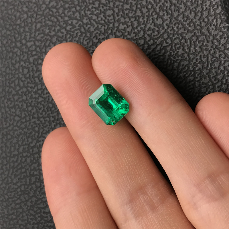 哥伦比亚祖母绿裸石 3.36ct Green Minor