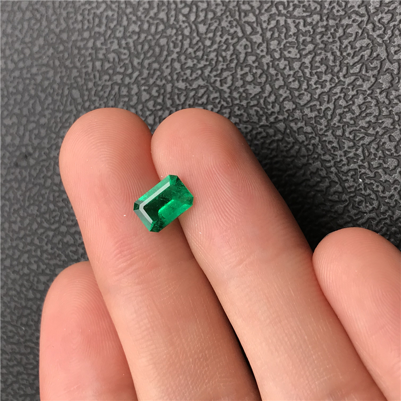 哥伦比亚祖母绿裸石 1.07ct Green Minor-to-Moderate