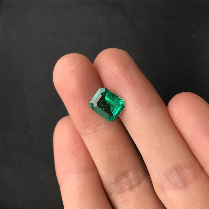 哥伦比亚祖母绿裸石 2.75ct Green Minor