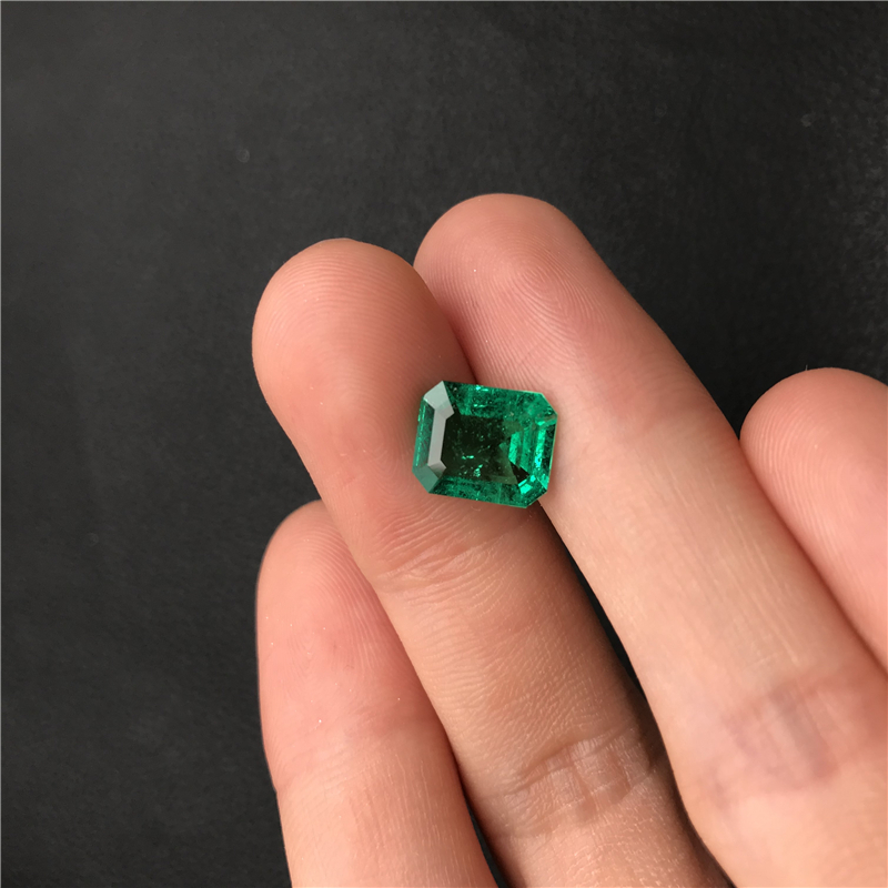 哥伦比亚祖母绿裸石 2.75ct Green Minor