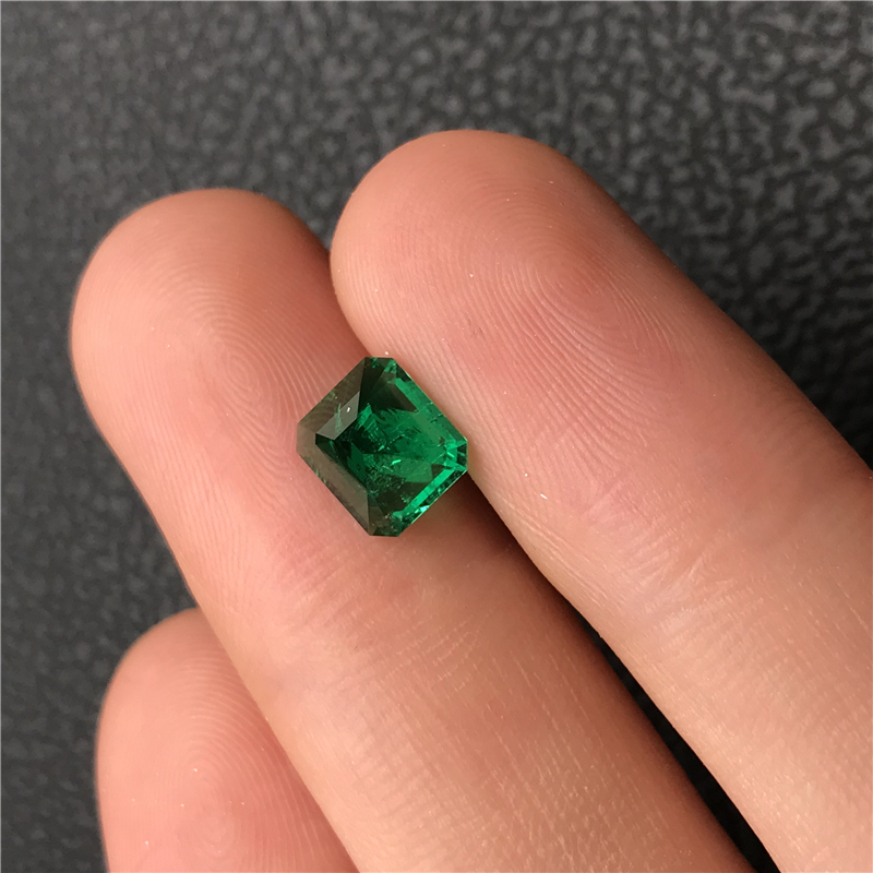 哥伦比亚祖母绿裸石 1.64ct Vivid Green Minor-to-Moderate