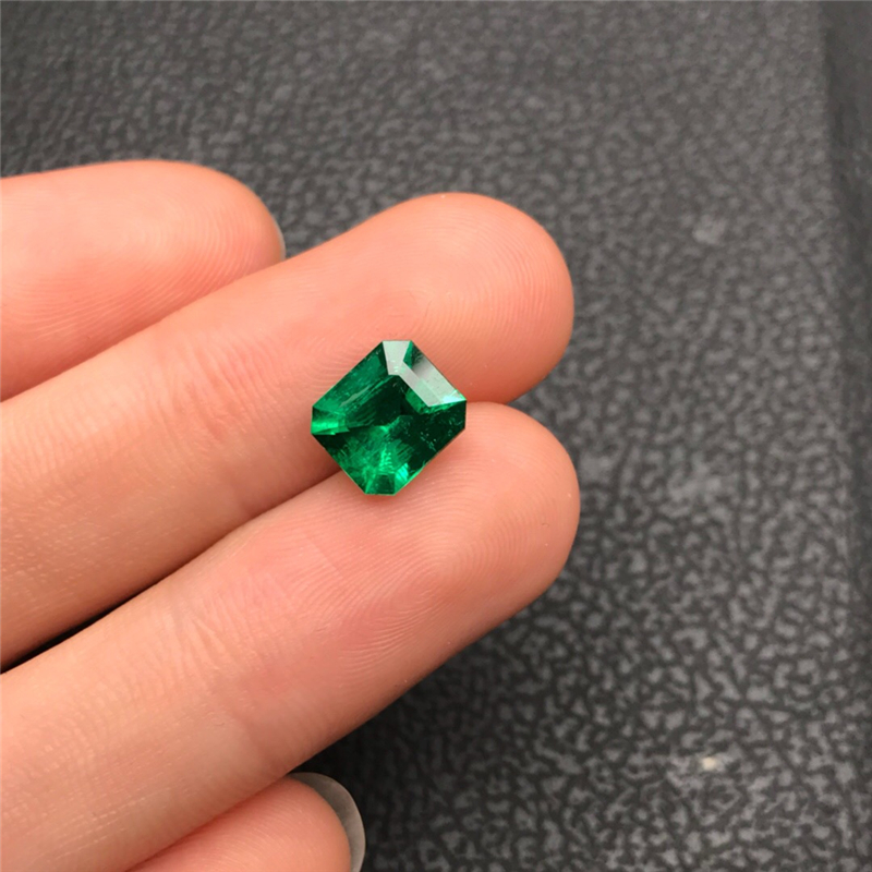 哥伦比亚祖母绿裸石 2.47ct Vivid Muzo Green Minor