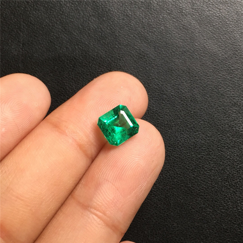 哥伦比亚祖母绿裸石 1.42ct Green Minor