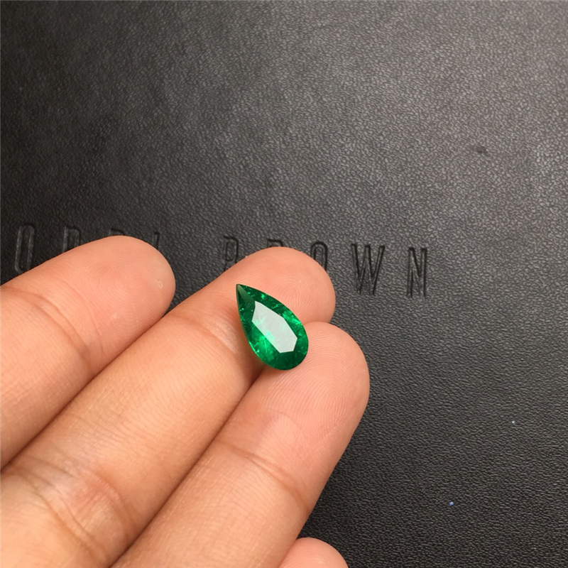 哥伦比亚祖母绿裸石 1.87ct Vivid Muzo Green Minor