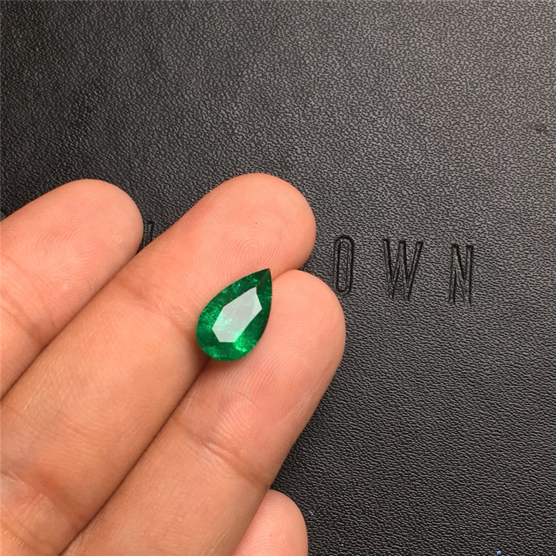 哥伦比亚祖母绿裸石 1.87ct Vivid Muzo Green Minor