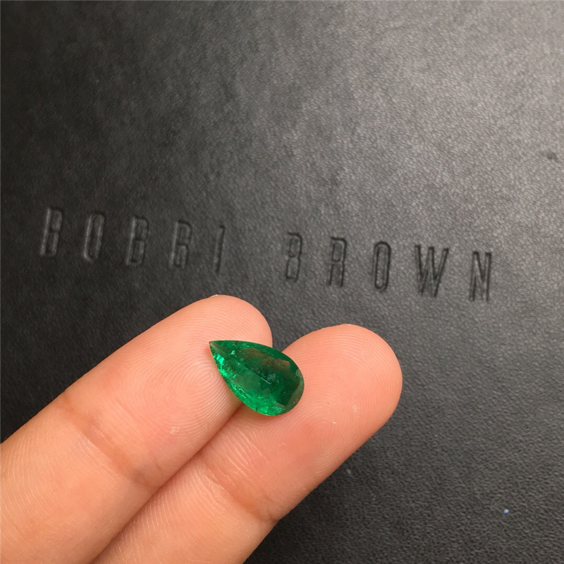 哥伦比亚祖母绿裸石 1.87ct Vivid Muzo Green Minor