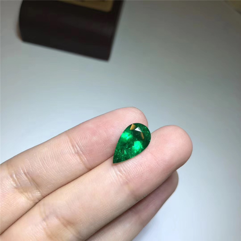 哥伦比亚祖母绿裸石 2.32ct Vivid Muzo Green None