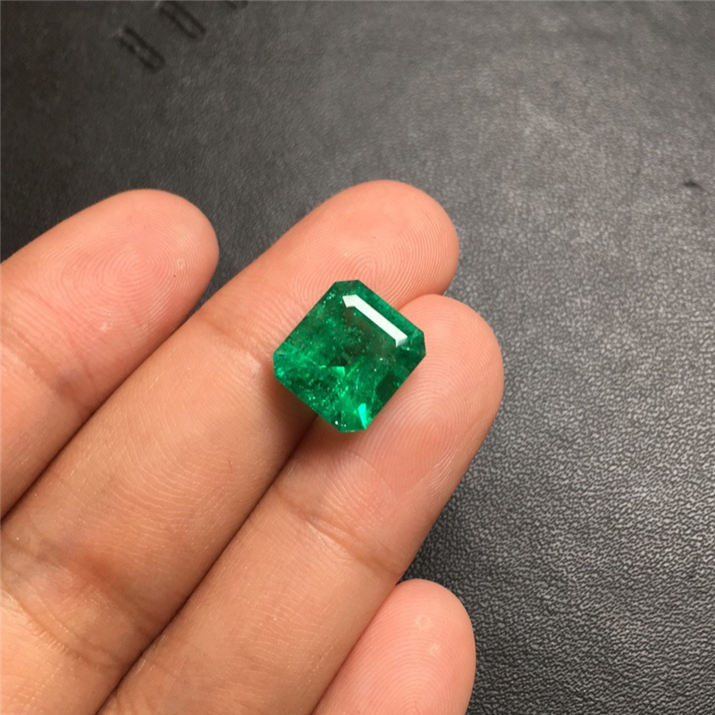 哥伦比亚祖母绿裸石 4.18ct Green Minor-to-Moderate