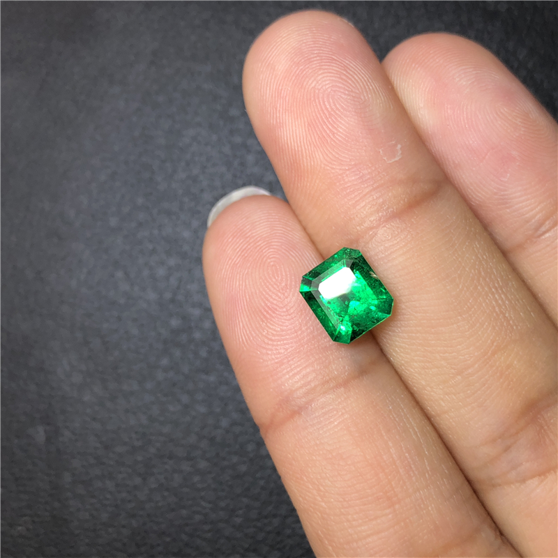 哥伦比亚祖母绿裸石 1.61ct Vivid Muzo Green Minor