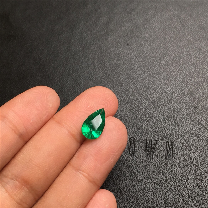 哥伦比亚祖母绿裸石 1.88ct Vivid Green Minor-to-Moderate