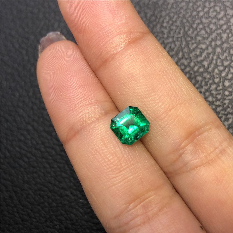 哥伦比亚祖母绿裸石 1.12ct Vivid Muzo Green Minor-to-Moderate