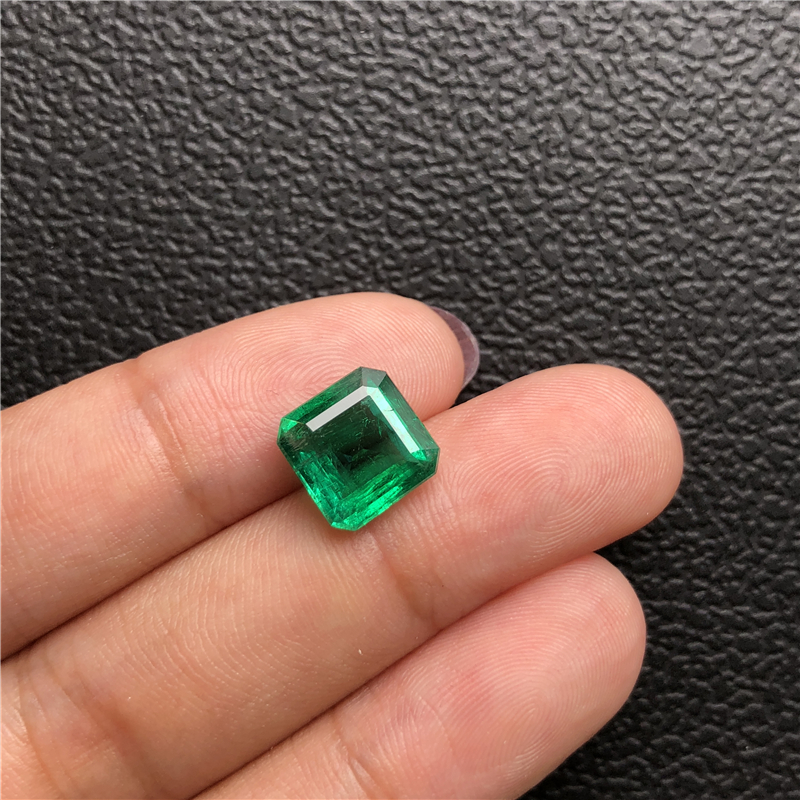 赞比亚祖母绿裸石 3.58ct Green Minor