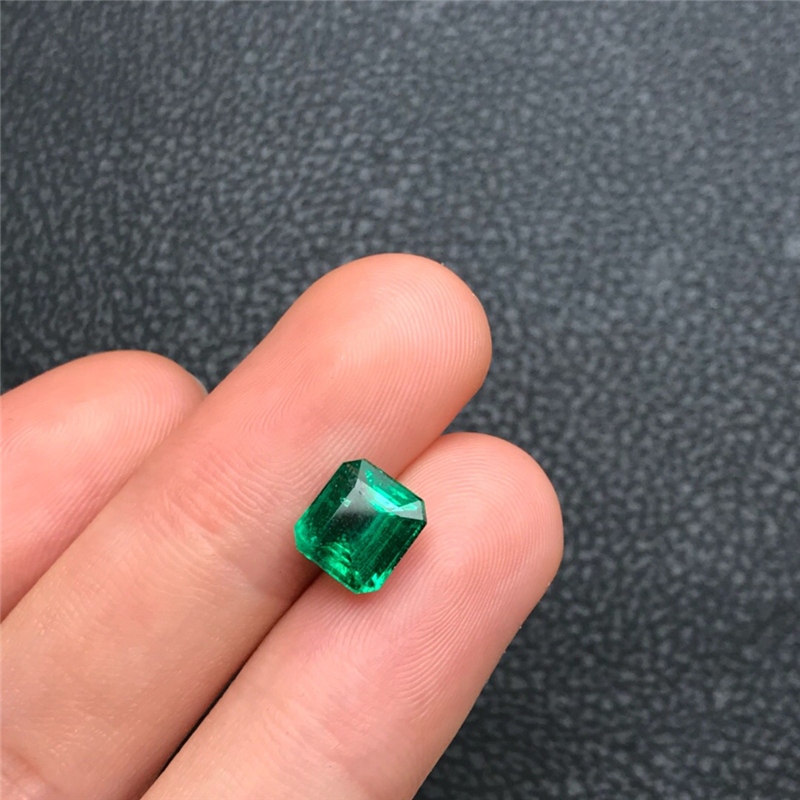 赞比亚祖母绿裸石 2.46ct Green Minor