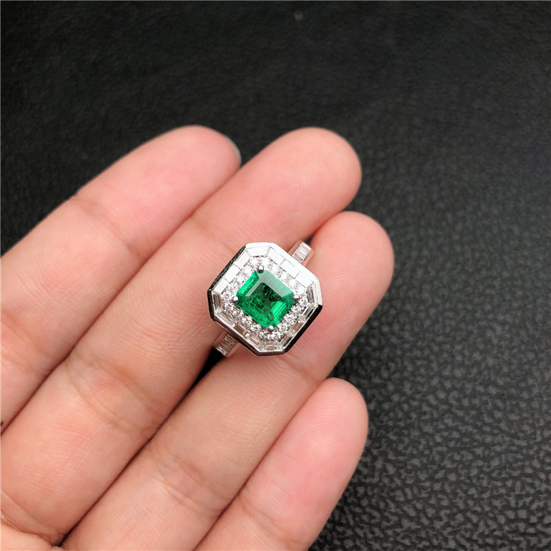 白18K金祖母绿戒指0.6530ct