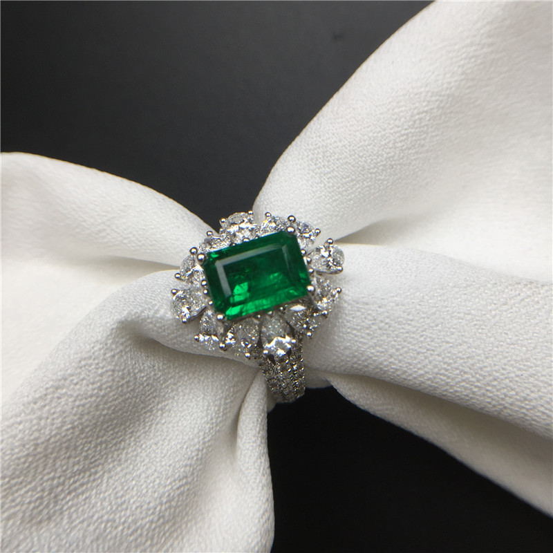 白18K金祖母绿钻戒2.03ct