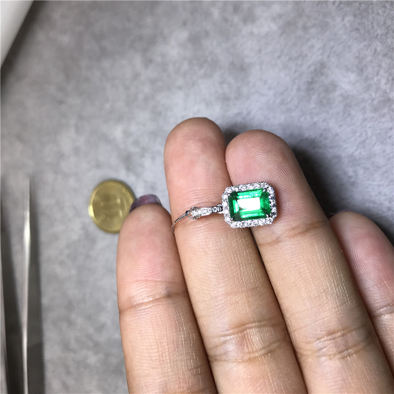 白18K金祖母绿吊坠1.1770ct