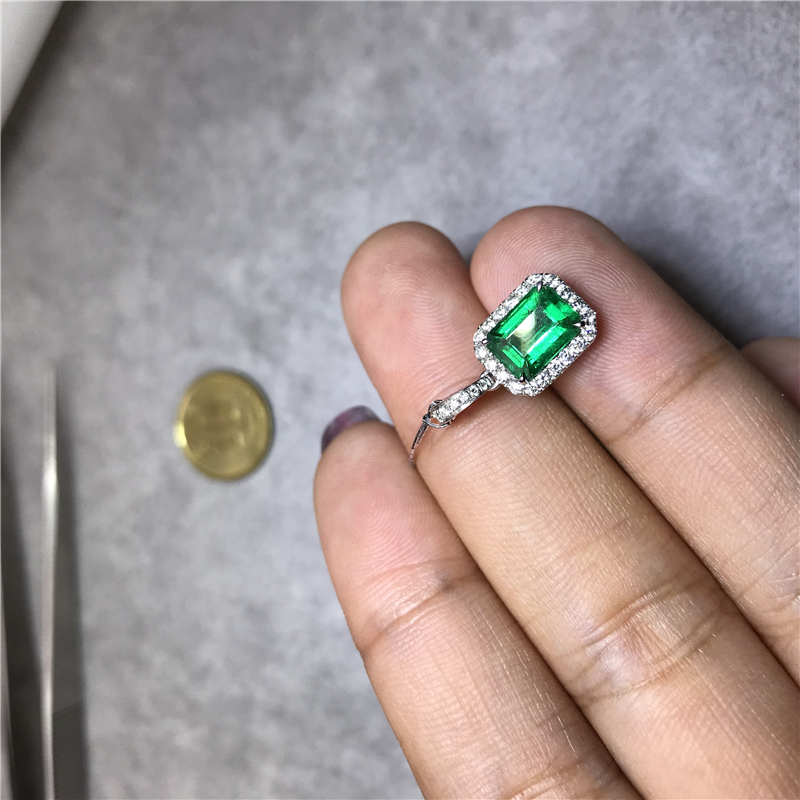 白18K金祖母绿吊坠1.1770ct