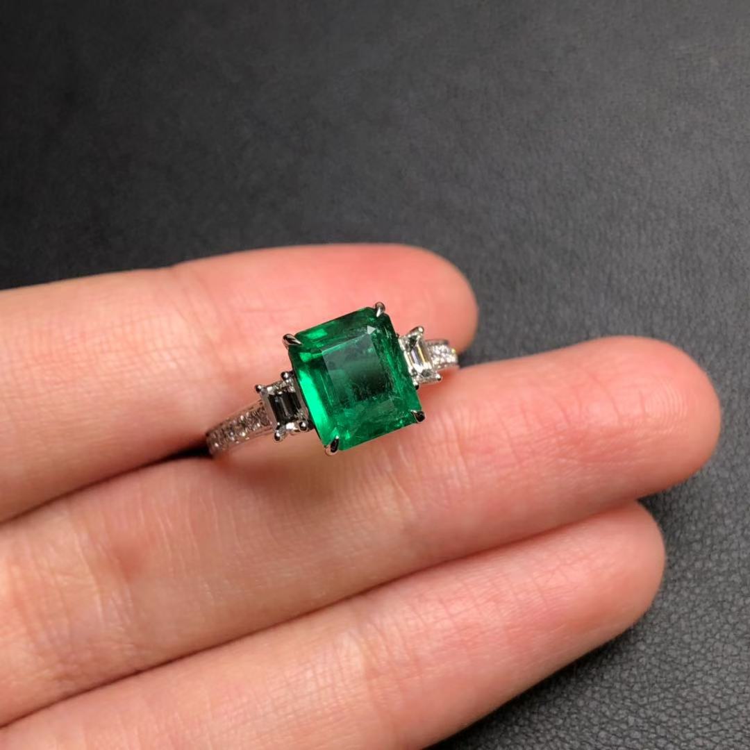 白18K金祖母绿戒指2.82ct