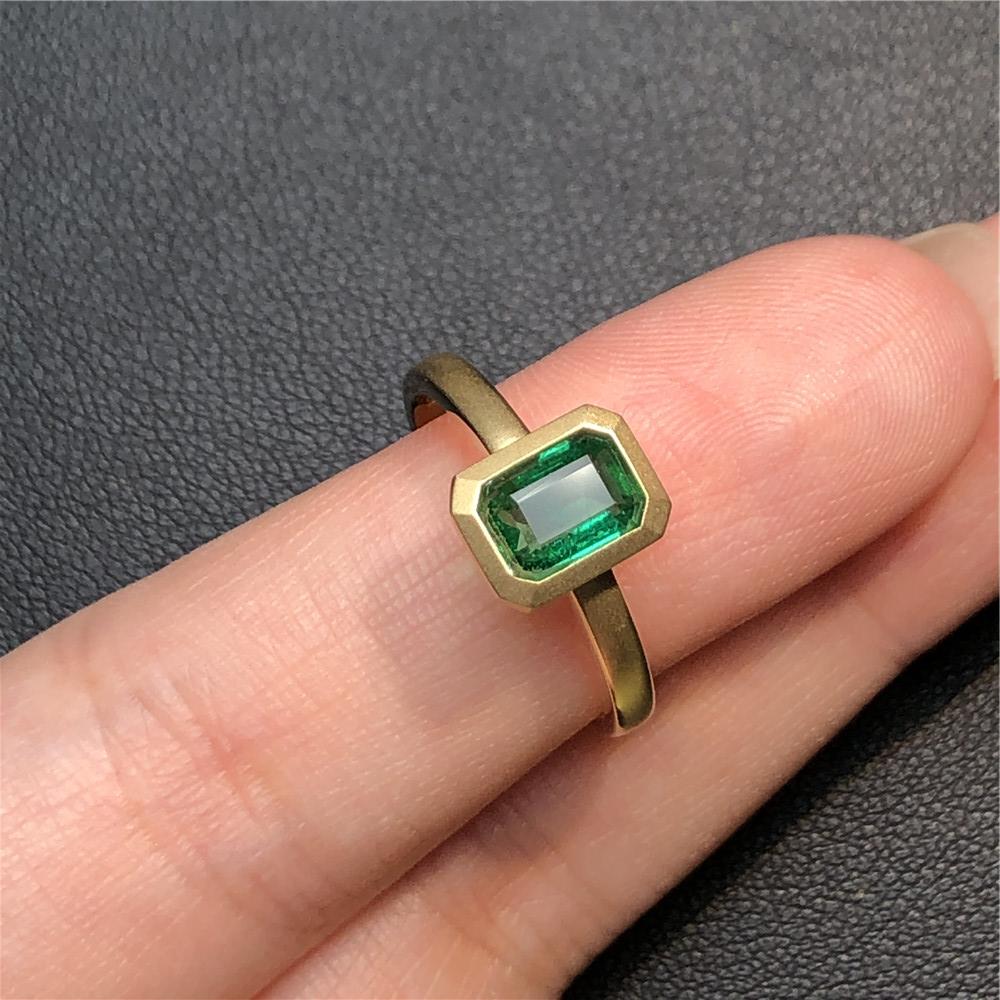 黄18K金祖母绿戒指0.825ct