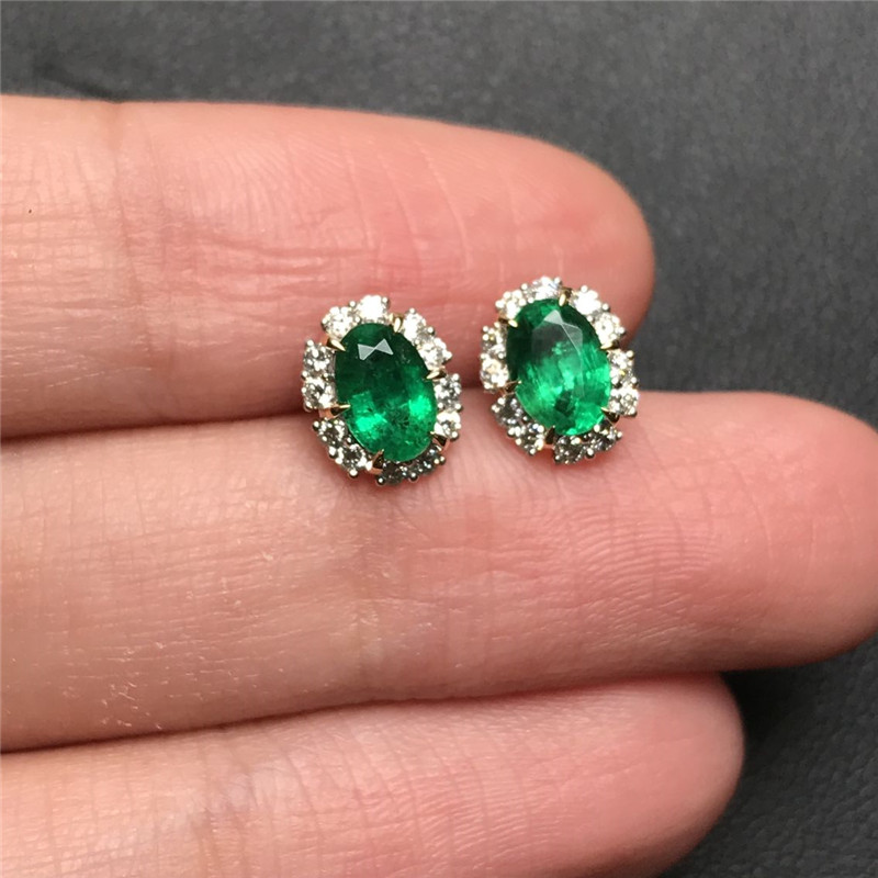 白18K金750祖母绿耳钉0.933ct