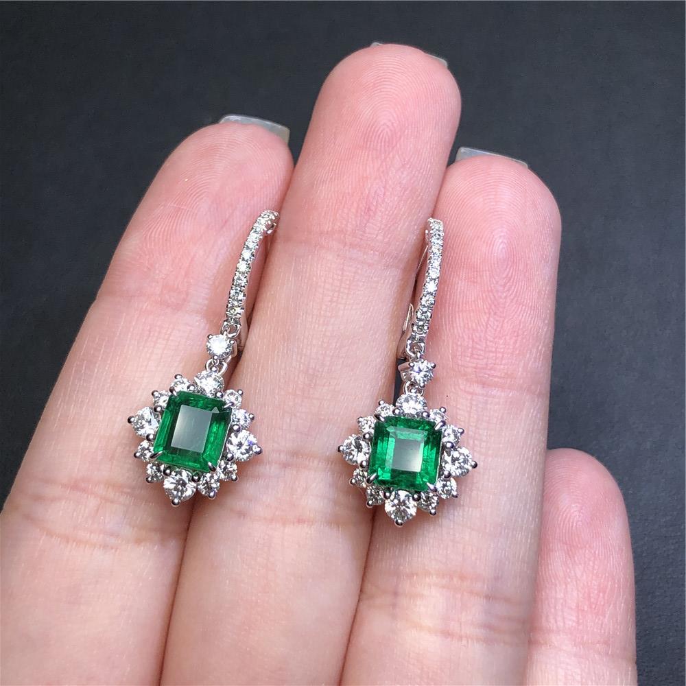 18K白祖母绿耳钉2.7ct