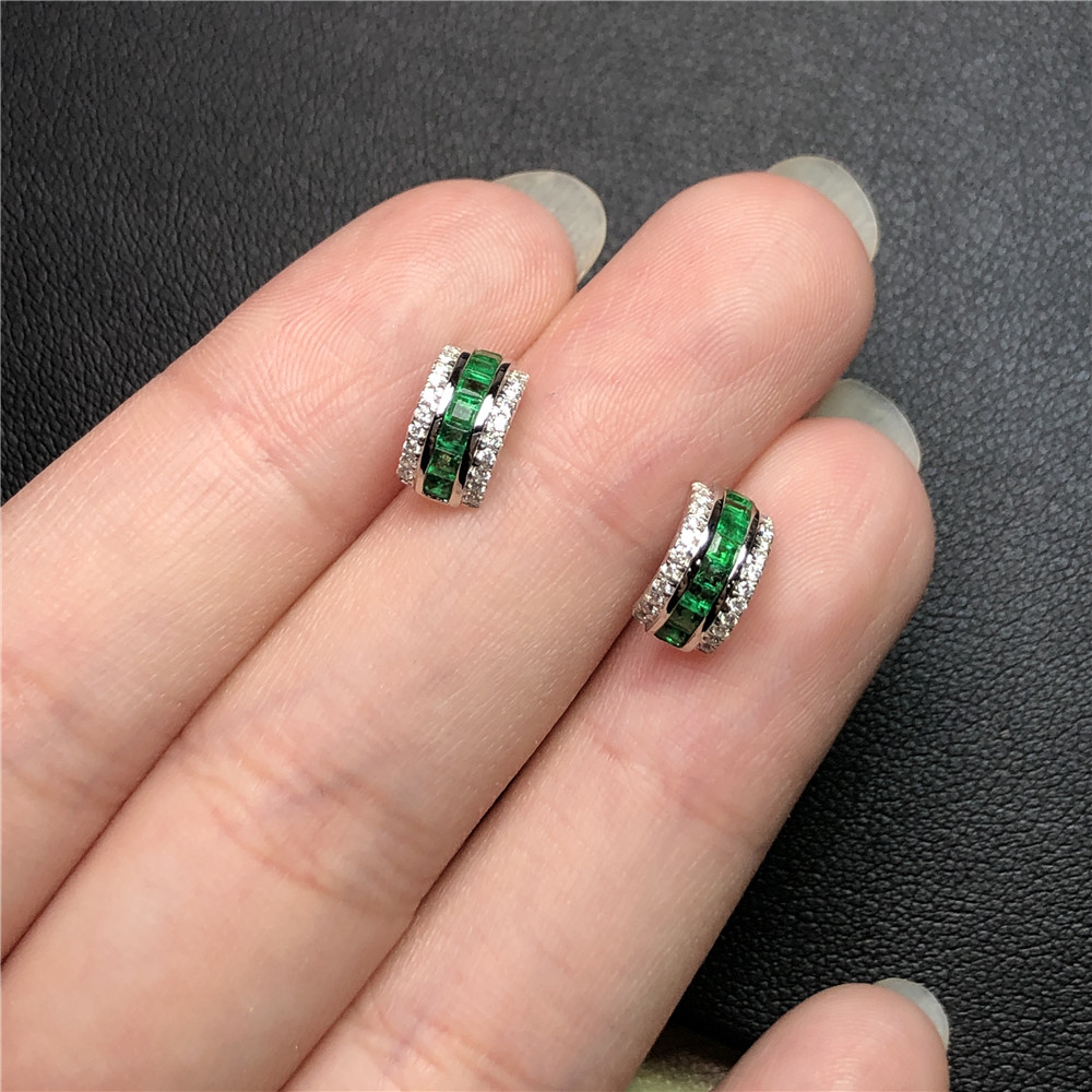 白18K金祖母绿耳钉0.525ct