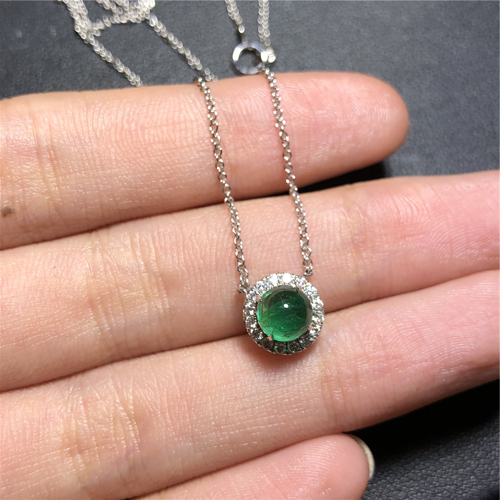 白18K金祖母绿链牌0.66ct