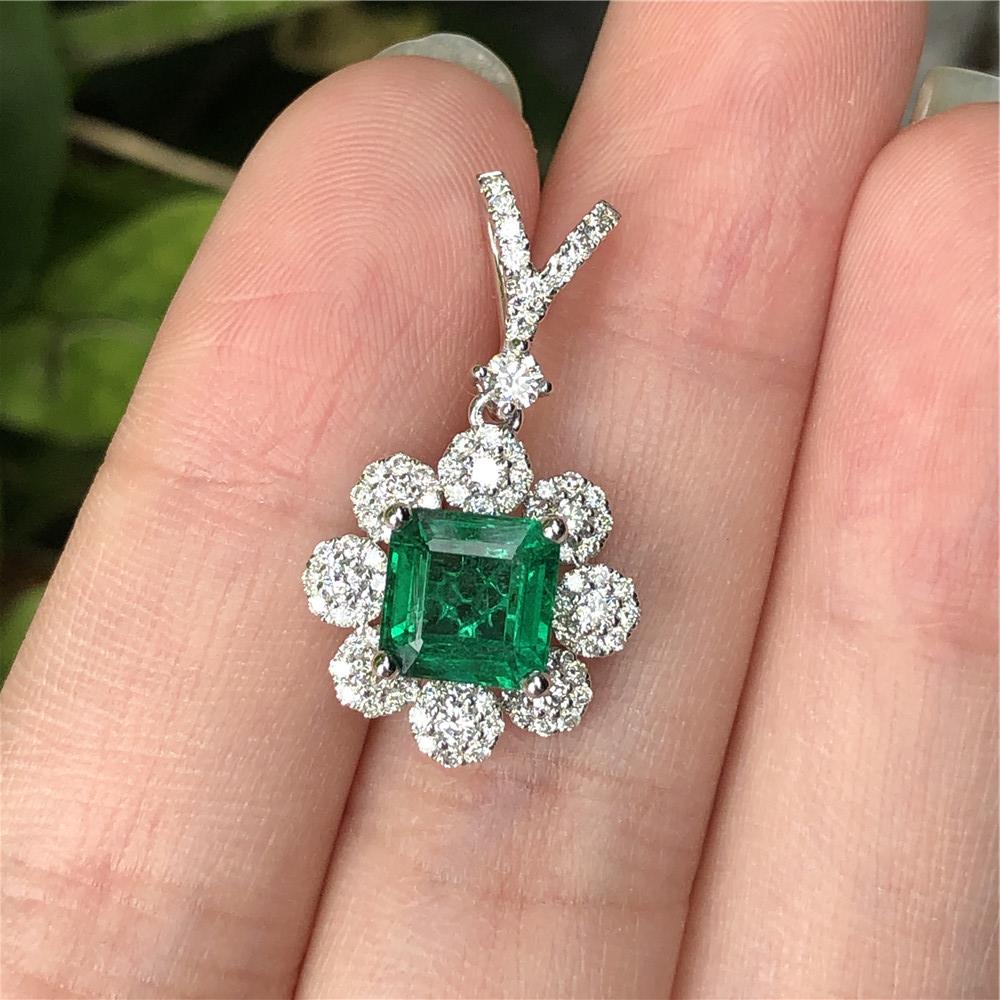 白18K金祖母绿吊坠1.89ct