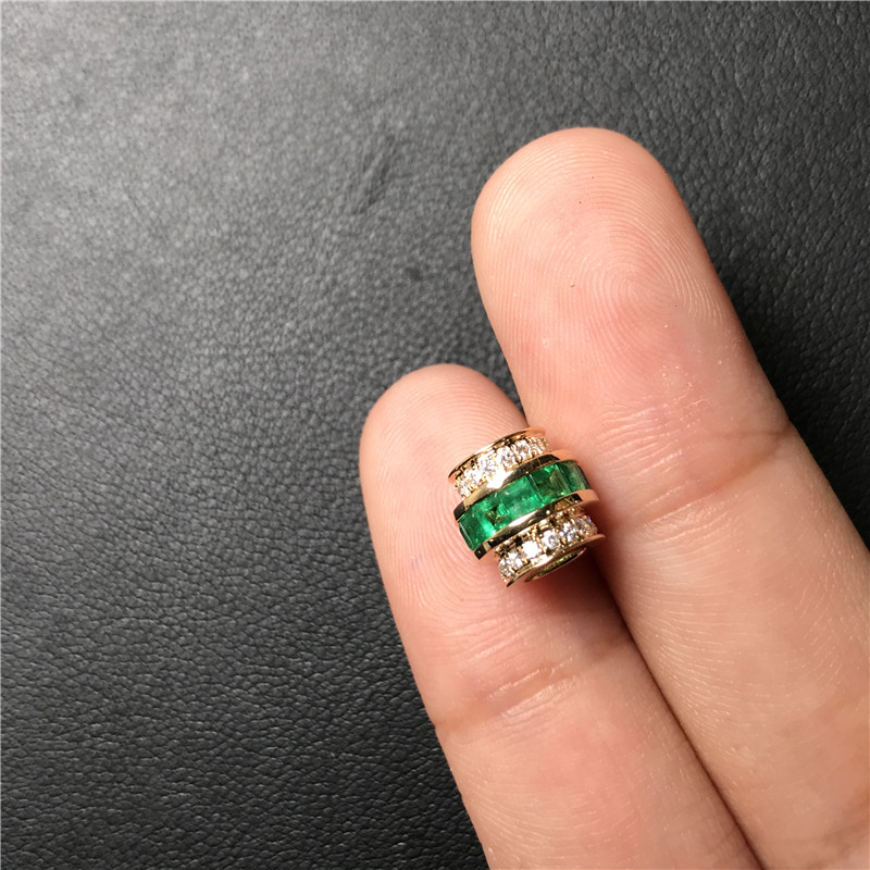 黄18K金祖母绿吊坠 0.633ct