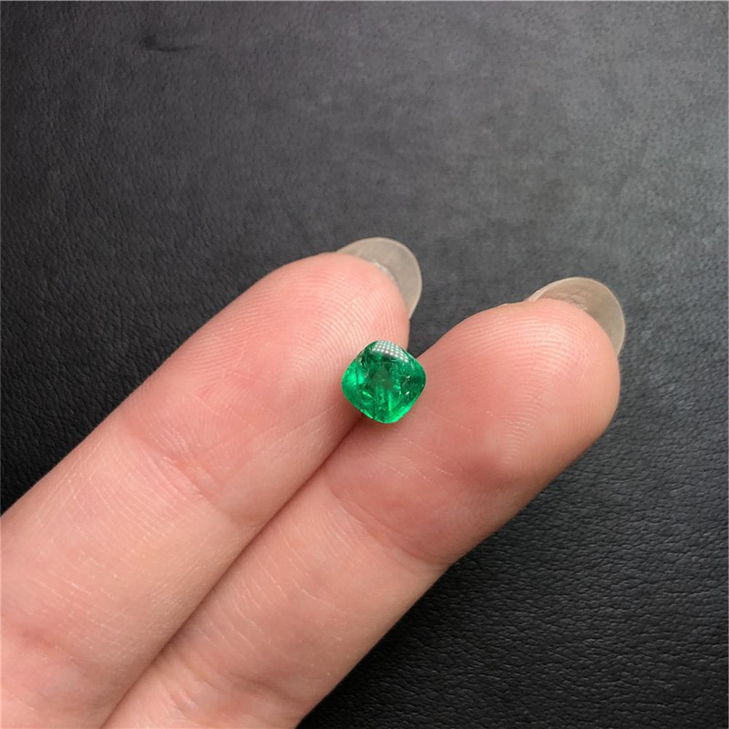 哥伦比亚祖母绿裸石0.83ct  vvg  ins