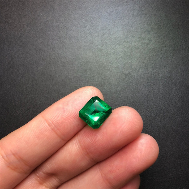 祖母绿裸石3.91ct VGM ins