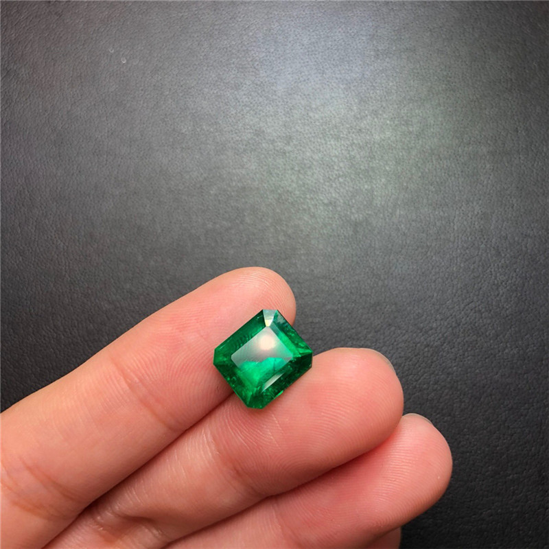 祖母绿裸石3.91ct VGM ins