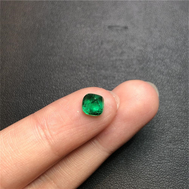 祖母绿裸石1.26ct VGM ins