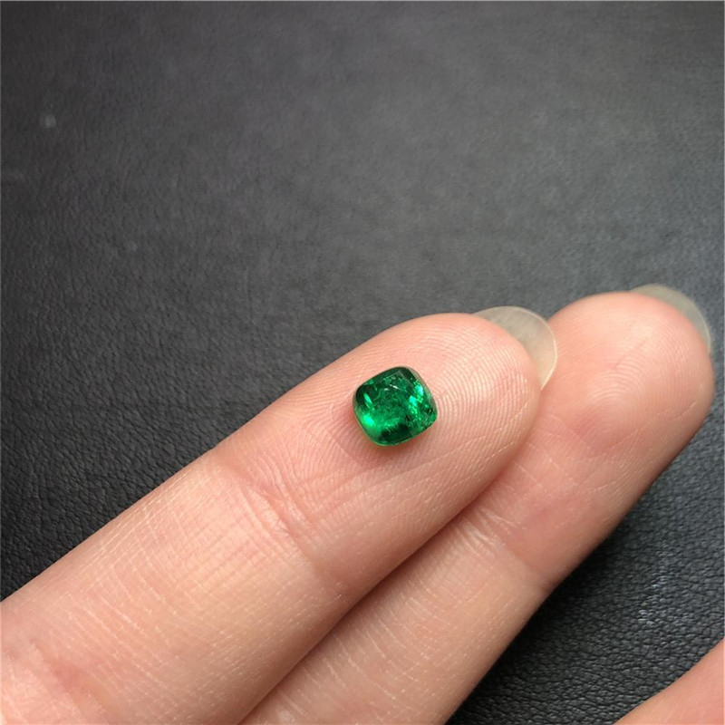 祖母绿裸石0.72ct VGM ins