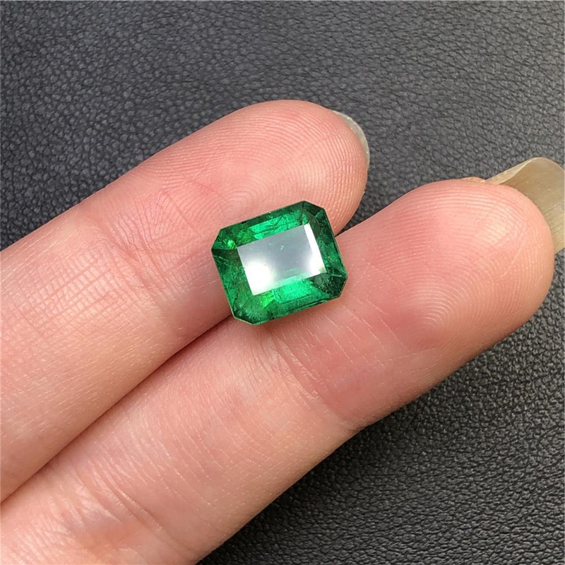 祖母绿裸石3.68ct vvg min