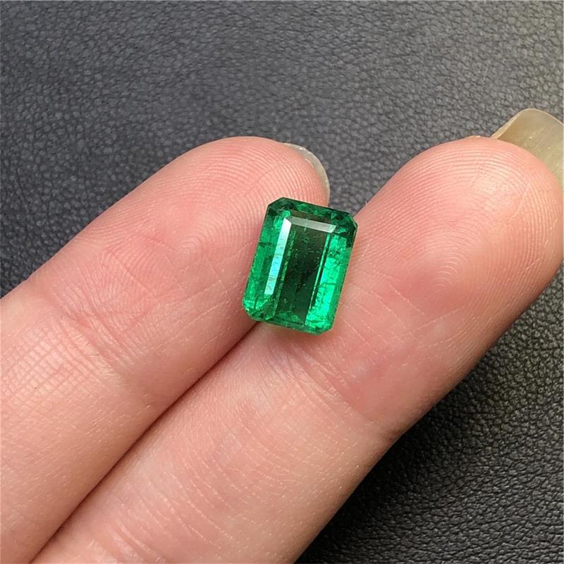 祖母绿裸石2.44ct VVG Ins
