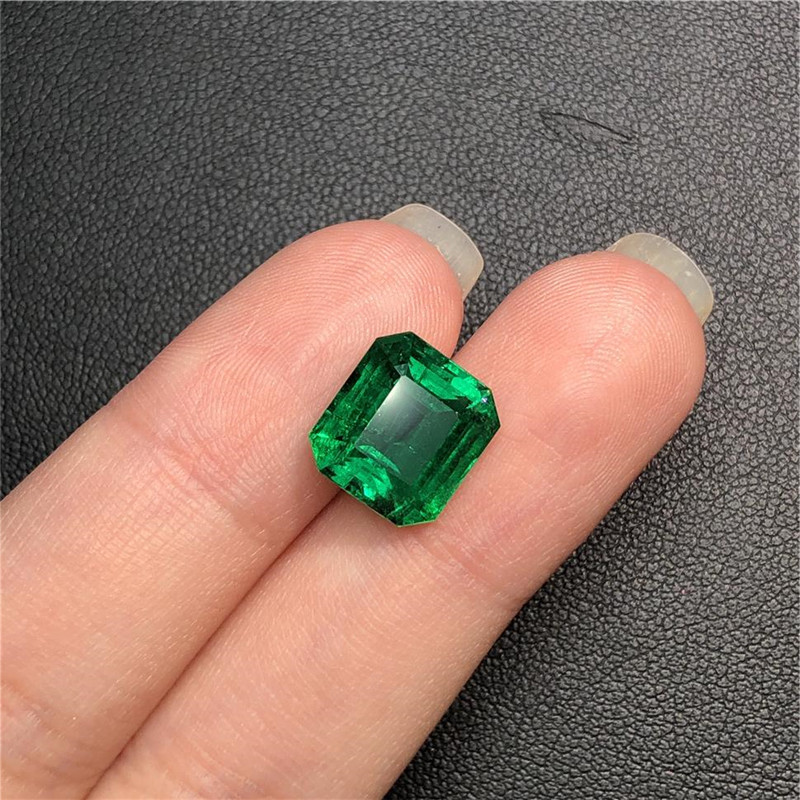 祖母绿裸石5.27ct ver min