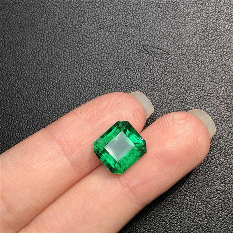 祖母绿裸石5.27ct ver min