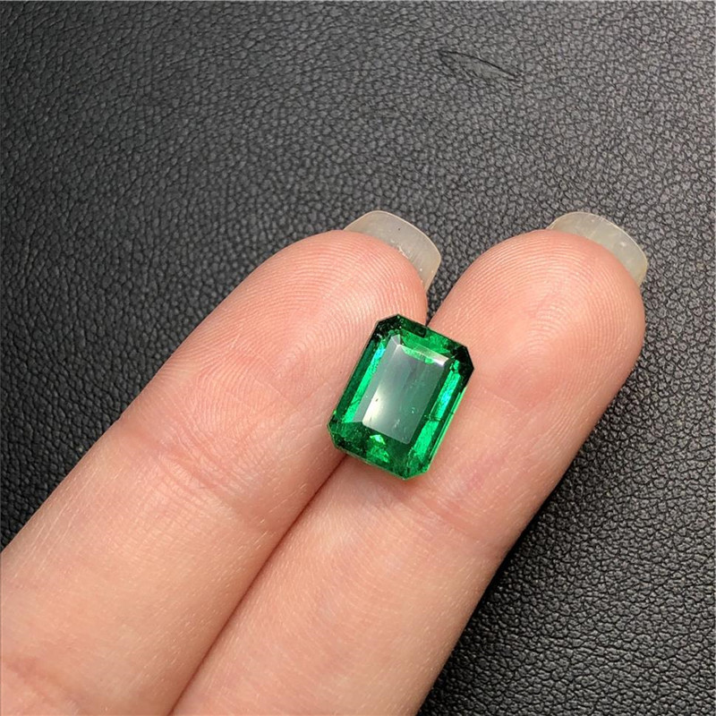 祖母绿裸石 2.42ct vvg min