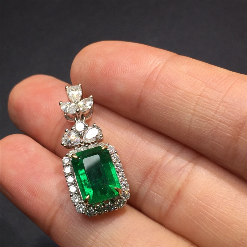 白18K金祖母绿钻坠  2.95ct