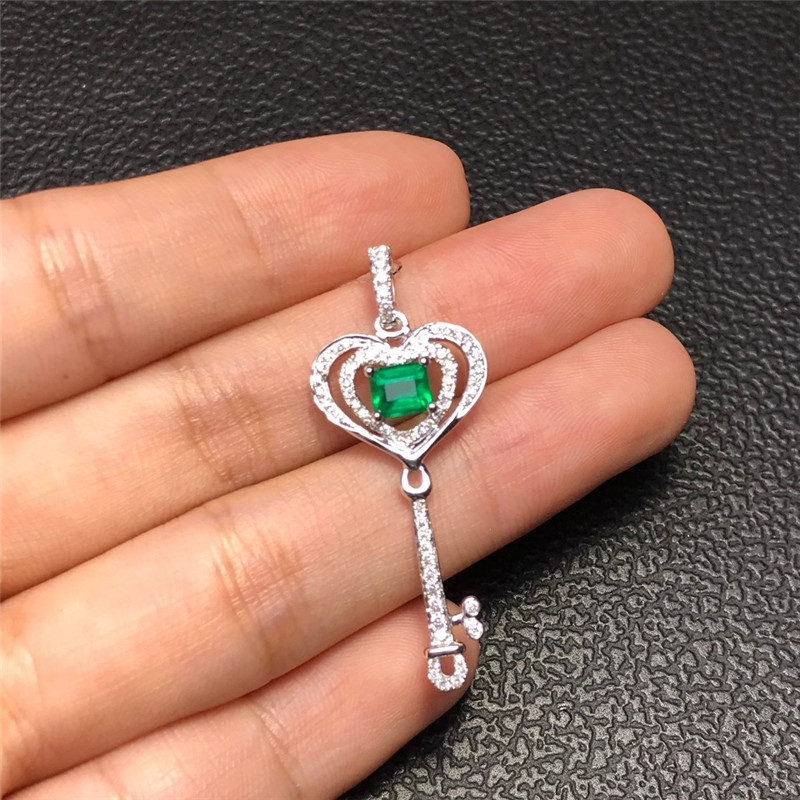 白18K祖母绿钻坠0.561ct