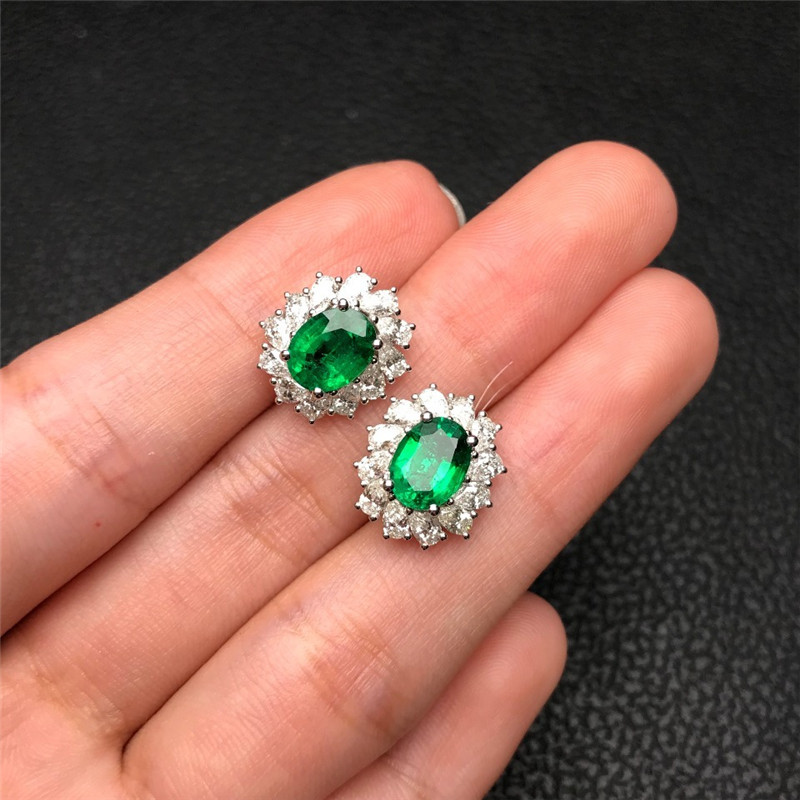 白18K金祖母绿耳钉2.3850ct