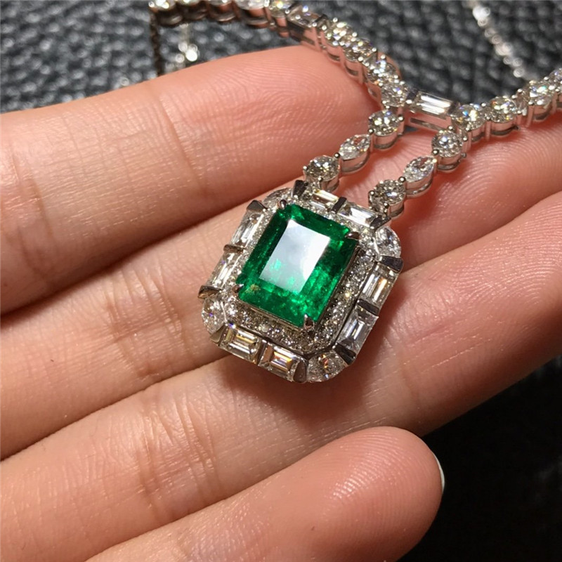 白18K金祖母绿链牌3.33ct